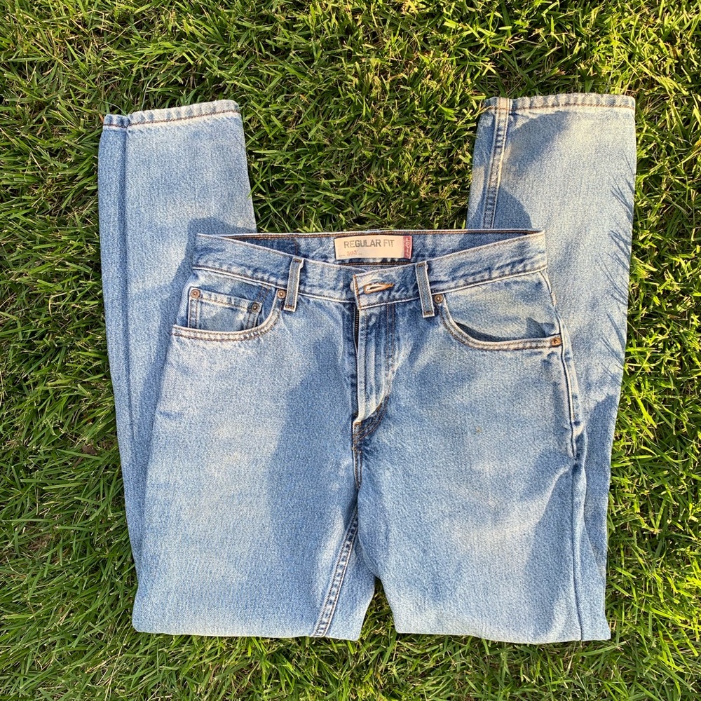 SOLD- VINTAGE LEVI’S 505 JEANS!!